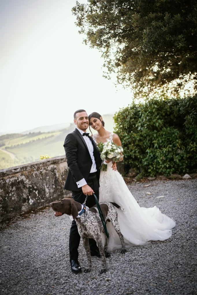Sposi con il loro cane